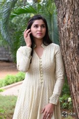 Mannara Chopra at Thikka Movie Motion Poster Launch